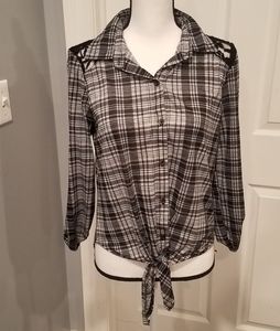 LACED BACK FLANNEL PRINT RUE 21